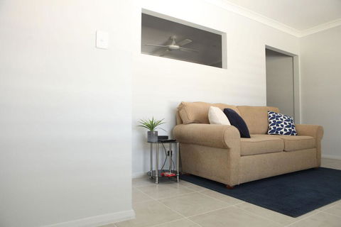 Mala Retreat, Shiraz Suite 5 Star Immaculate And Comfortable - Redcliffe Tourism 2