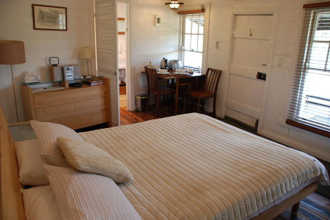 Mancuso Country Cottage Retreat - Redcliffe Tourism 3