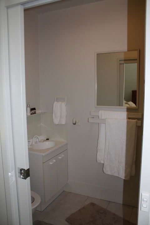 Mandalay House - Redcliffe Tourism 3