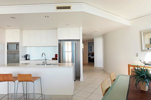 Manta Bargara - Redcliffe Tourism 3