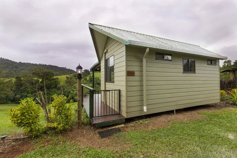 Mena Creek Flower House - Redcliffe Tourism 0