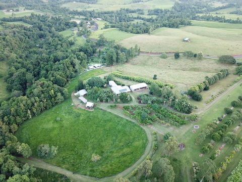 Mena Creek Flower House - Redcliffe Tourism 3