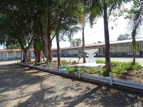 Mercury Motor Inn - Redcliffe Tourism 1