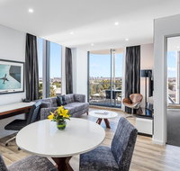 Meriton Suites Mascot Central - Redcliffe Tourism