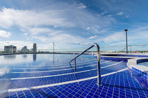 Meriton Suites Southport - Redcliffe Tourism 2