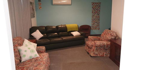 Mermaid Beachside Accommodation - Redcliffe Tourism 3