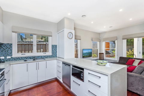 Merri Place - Redcliffe Tourism 2