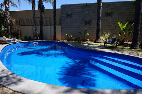 Mid City Plantation Motel - Redcliffe Tourism 2
