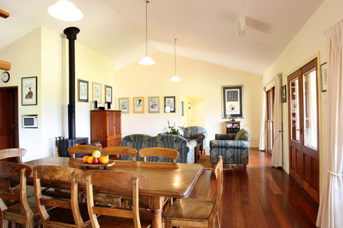 Midnights Promise Estate - Redcliffe Tourism 2