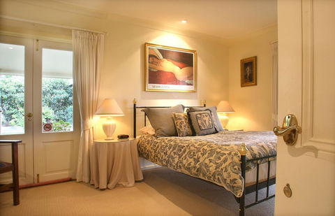 Midnights Promise Estate - Redcliffe Tourism 3