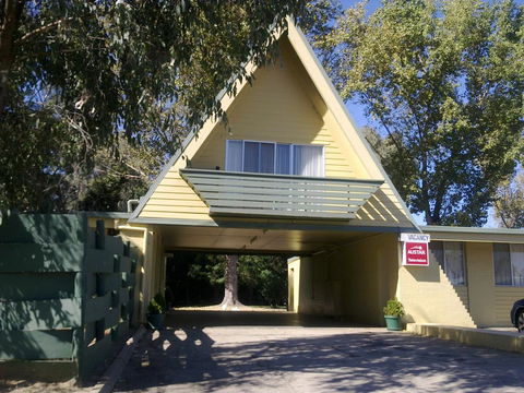 Millers Cottage Motel - Redcliffe Tourism 0