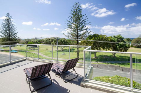 Ming Apartments #3 - 3/236 Marine Parade - Redcliffe Tourism 2