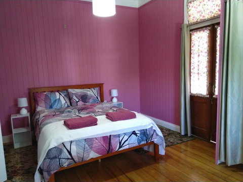 Minto Colonial Accommodation - Redcliffe Tourism 2