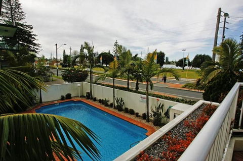 Mirage, Unit 101, 6-10 Manning Street - Redcliffe Tourism 2