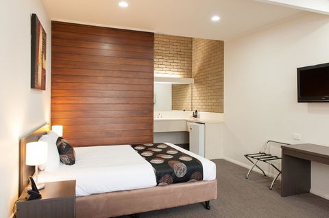 Mitchell On Main - Redcliffe Tourism 3
