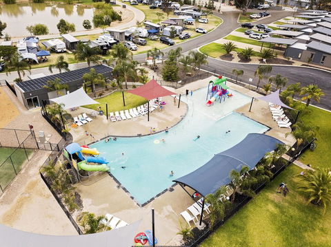 Moama Waters - Redcliffe Tourism 2
