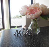 Modern Hobart Apartment with Stunning Views - Redcliffe Tourism