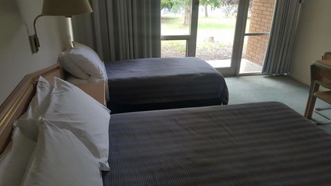 Moe Parklands Motel - Redcliffe Tourism 0