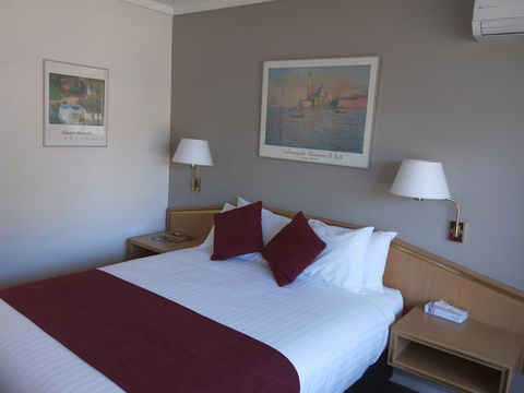 Moe Parklands Motel - Redcliffe Tourism 1