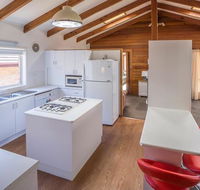 Mollymook Fantastic Holiday House - Redcliffe Tourism