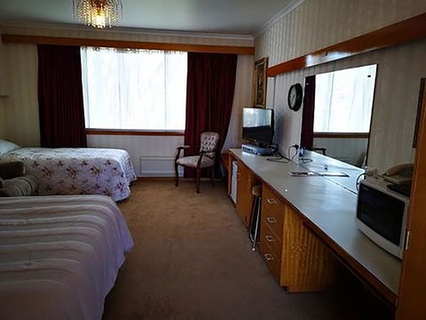 Motel Mayfair On Cavell - Redcliffe Tourism 1