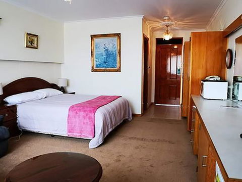 Motel Mayfair On Cavell - Redcliffe Tourism 2