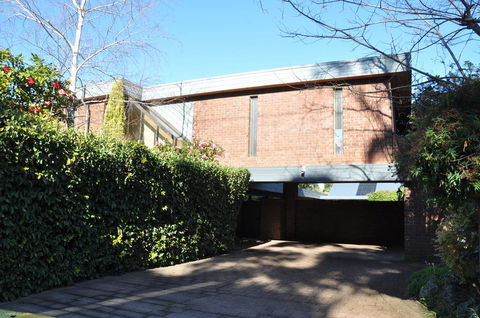 Mountain Gate Villa - Redcliffe Tourism 0