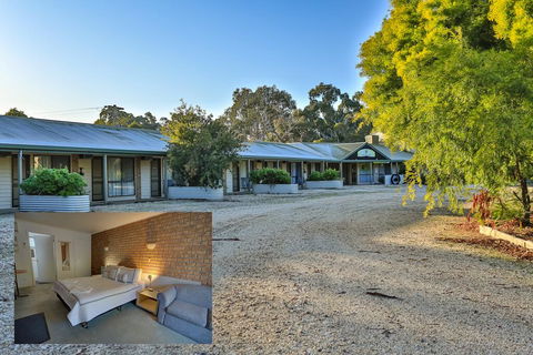 Mountain View Motor Inn & Holiday Lodges - Redcliffe Tourism 2
