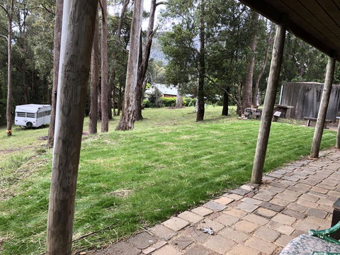 Mountain Village Cabin - Redcliffe Tourism 2