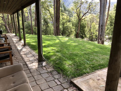 Mountain Village Cabin - Redcliffe Tourism 1