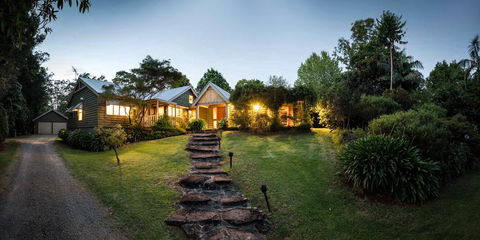 Mt Glorious Getaways - Redcliffe Tourism 2