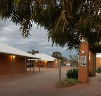 Mud Hut Motel - Redcliffe Tourism