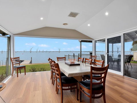 Mulwala Lakeside Waterfront - Redcliffe Tourism 0
