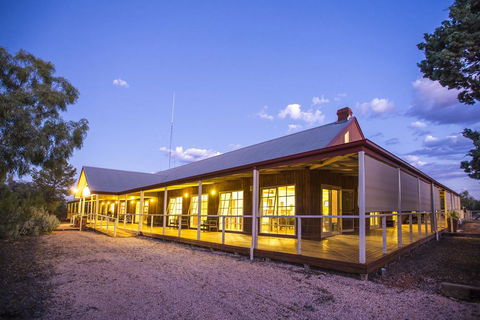 Mungo Lodge - Redcliffe Tourism 1