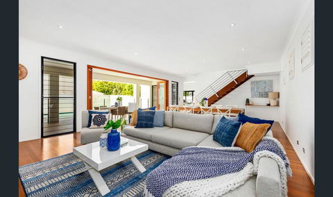 Narrabeen Beach House - Redcliffe Tourism 3