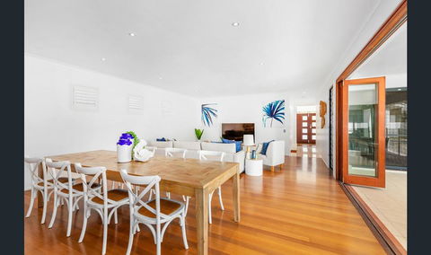 Narrabeen Beach House - Redcliffe Tourism 1