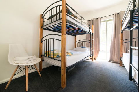 Neds Other Beds - Redcliffe Tourism 2