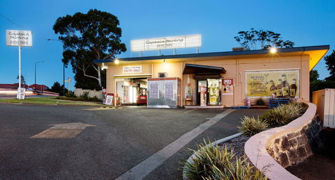 Captain Stirling Hotel - Redcliffe Tourism 24