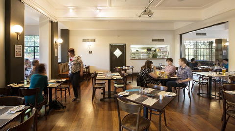 Captain Stirling Hotel - Redcliffe Tourism 15