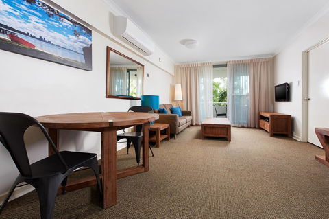 Broadwater Resort Como - Redcliffe Tourism 11