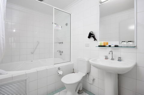 Broadwater Resort Como - Redcliffe Tourism 7
