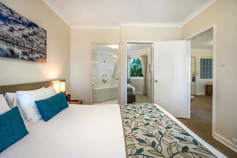 Broadwater Resort Como - Redcliffe Tourism 3