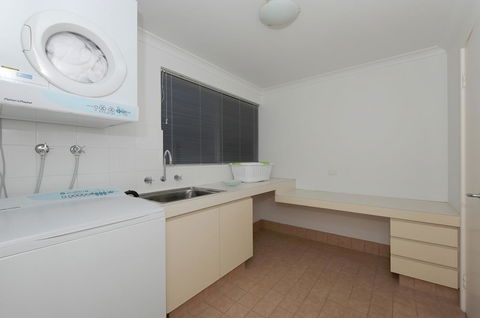 Cottesloe Beach House II - Redcliffe Tourism 20