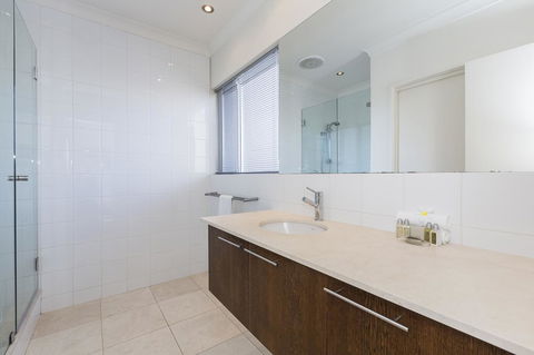 Cottesloe Beach House II - Redcliffe Tourism 18