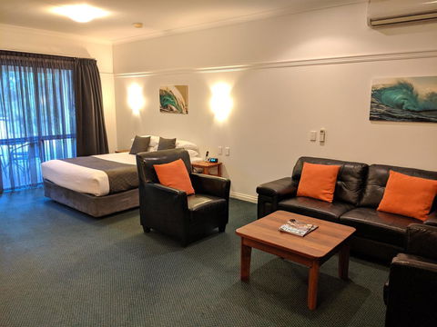Stay Margaret River - Redcliffe Tourism 7