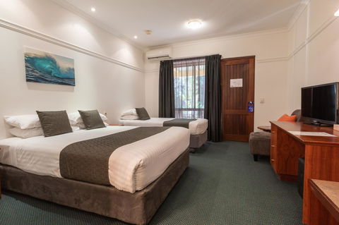 Stay Margaret River - Redcliffe Tourism 13
