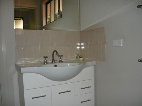 Albany Apartments - Redcliffe Tourism 9