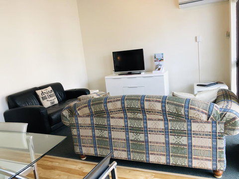 Seashore Memories - Sleeps 3 - Redcliffe Tourism 4