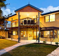 Mullaloo Beachfront Retreat - Redcliffe Tourism