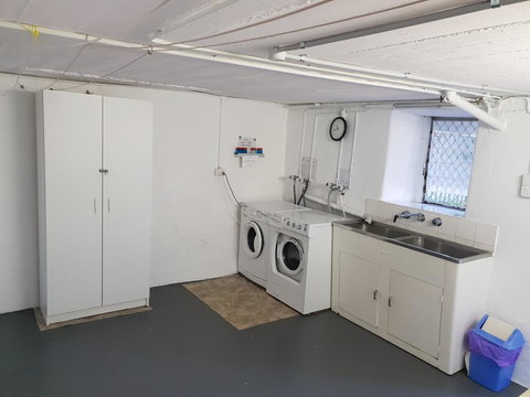 Stirling Apartments - Studio 1 - Redcliffe Tourism 9